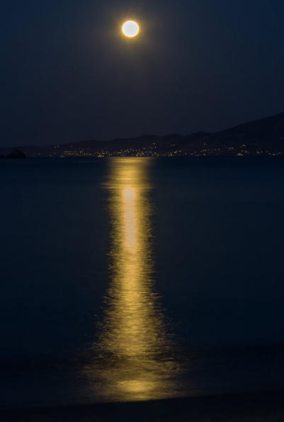 Vollmond über Paros, Griechenland