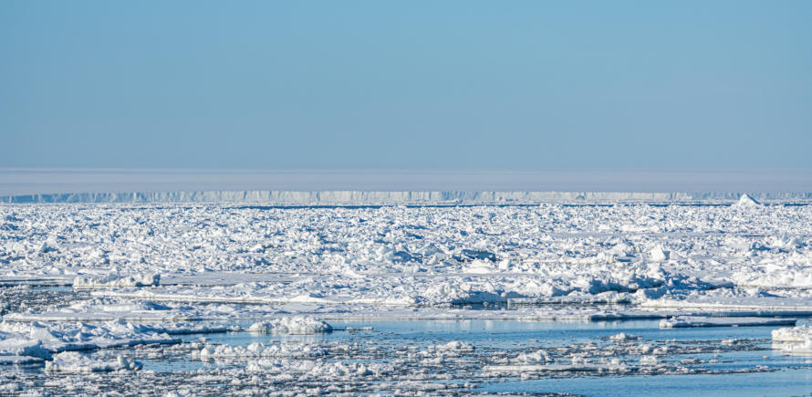 Blick auf die Gletscherkante des Eisschilds